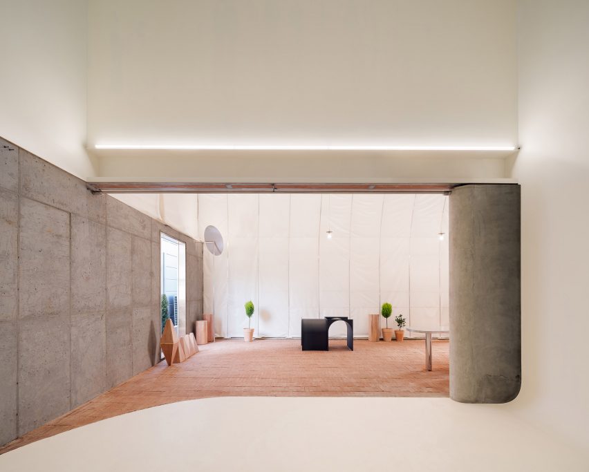Interior of Curving Block in South Korea by SukCholMok