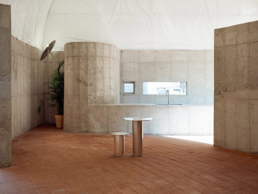 Interior of Curving Block in South Korea by SukCholMok