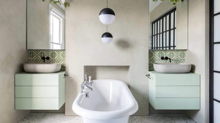 Double-sink bathroom
