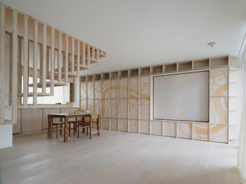River Thames engraving in Dragon Flat by Tsuruta Architects