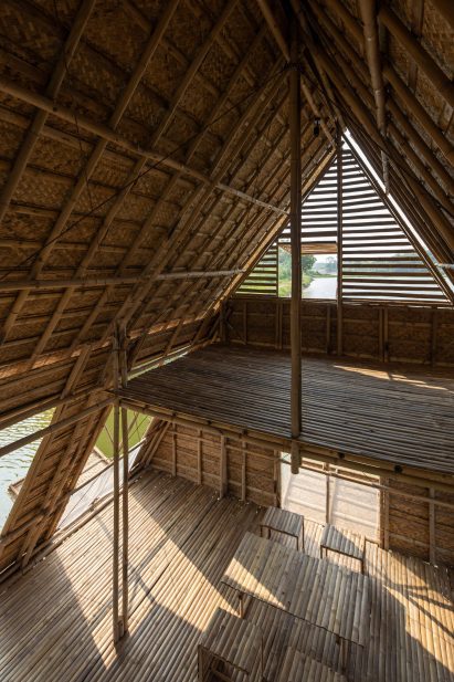 Mezzanine of house by H&P Architects