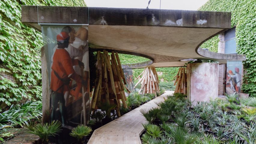 Hood Design Studio in Force Majeure