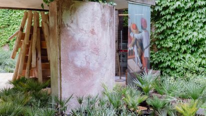 Hood Design Studio in Force Majeure