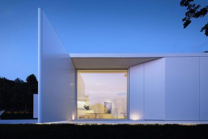 Photo of the white facade at Pinwheel