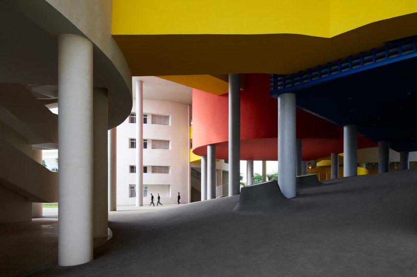 Haikojiangdong Huandao Experimental School by Trace Architecture Office