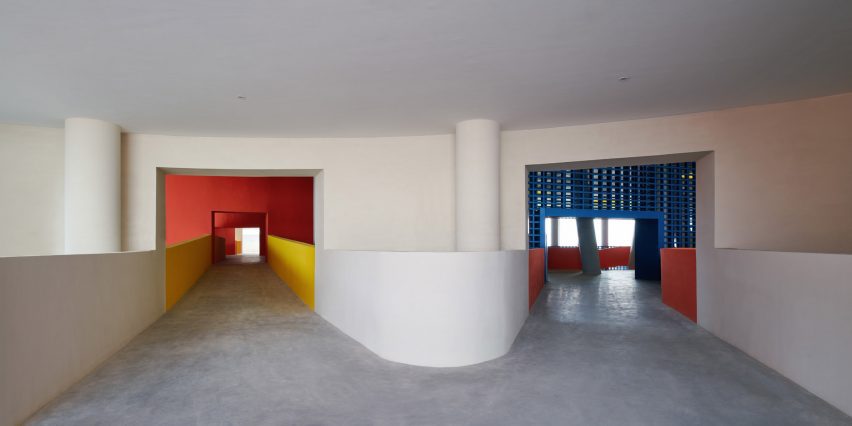 Haikojiangdong Huandao Experimental School by Trace Architecture Office