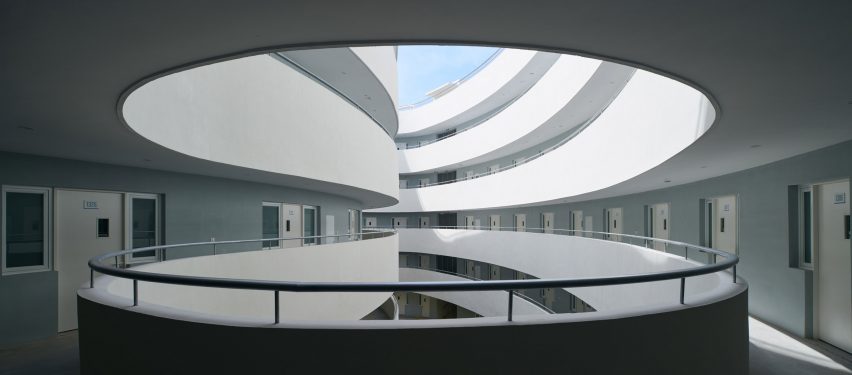 Haikojiangdong Huandao Experimental School by Trace Architecture Office