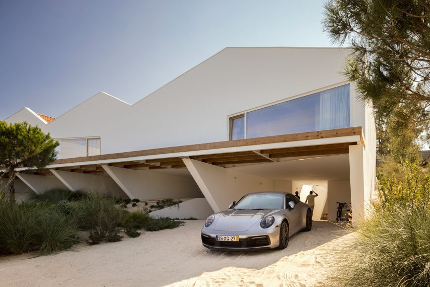 Parking underneath Pura Comporta vacation villa by Falcão de Campos