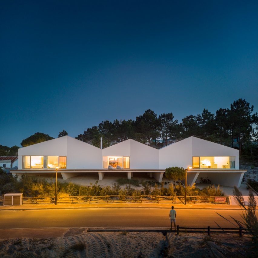 Night view of Pura Comporta vacation villa by Falcão de Campos
