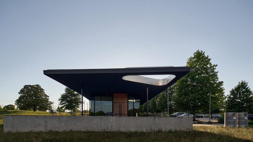 Visitor centre by In Situ Studio