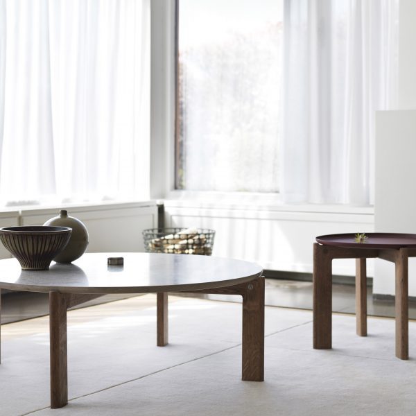 Photo of the Iris coffee table