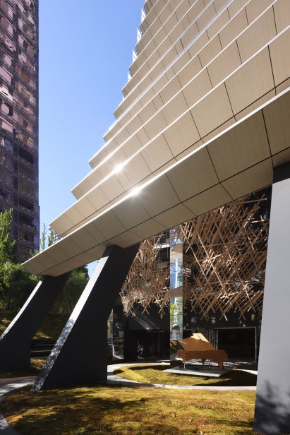 Open-air amphitheatre with piano