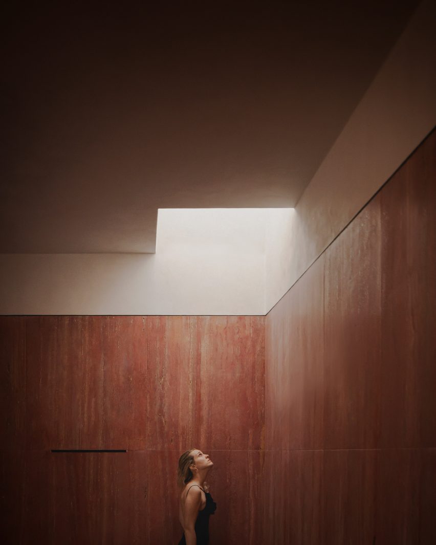 La Casa de los Olivos in Valencia by Balzar Arquitectos