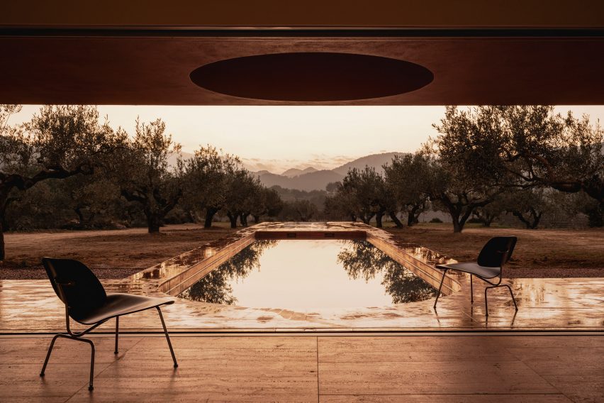 La Casa de los Olivos in Valencia by Balzar Arquitectos