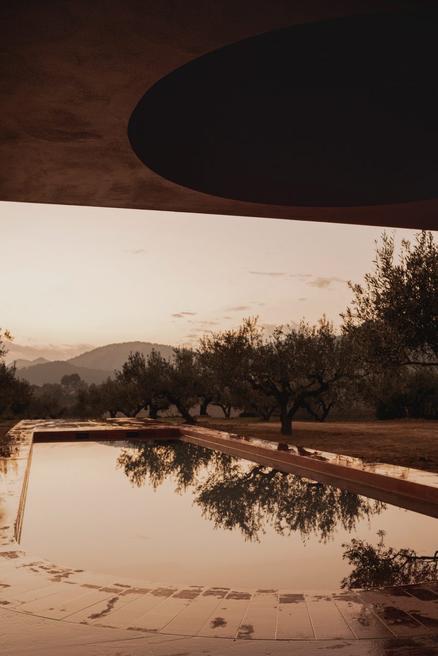 La Casa de los Olivos in Valencia by Balzar Arquitectos