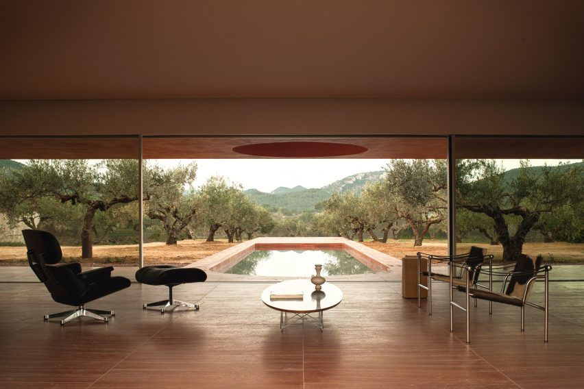 La Casa de los Olivos in Valencia by Balzar Arquitectos
