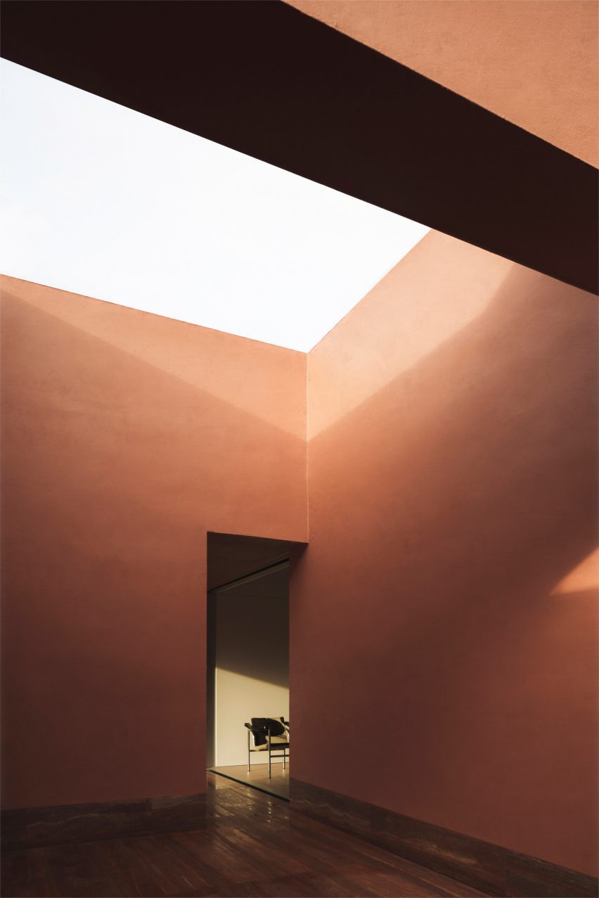 La Casa de los Olivos in Valencia by Balzar Arquitectos