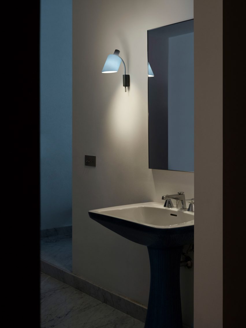 Wall lamp by Charlotte Perriand