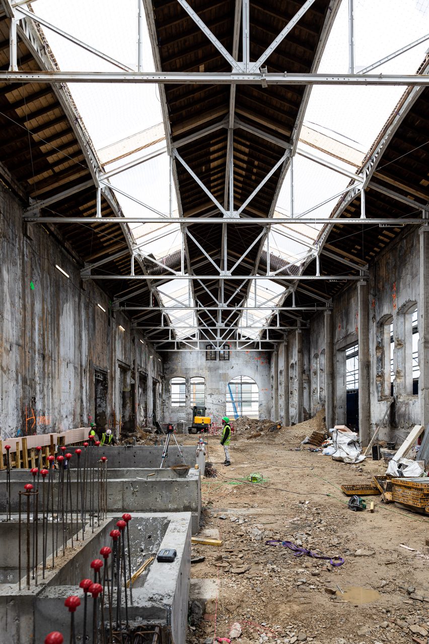 Inside Le Magasin Électrique while under construction