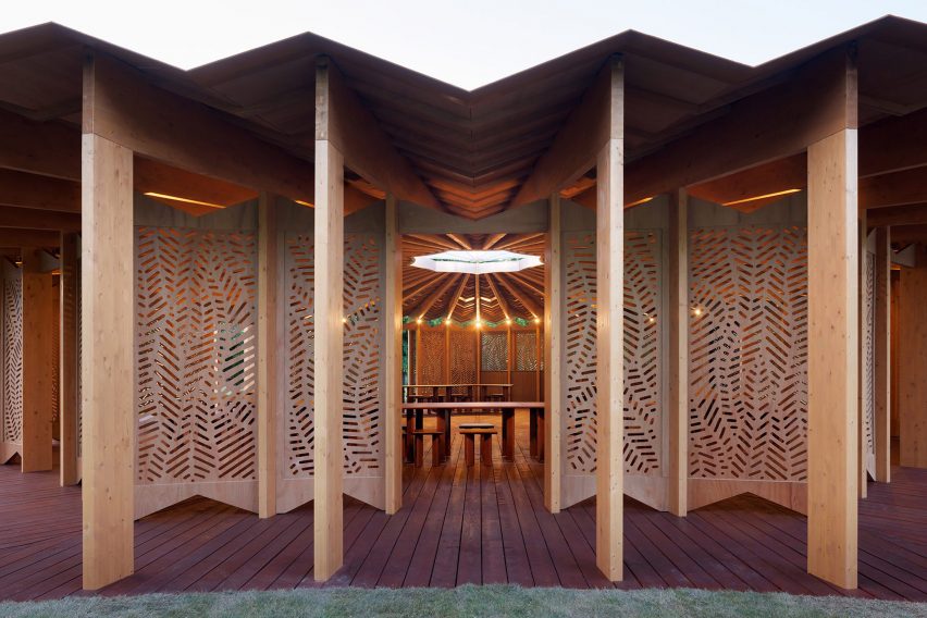 Circular timber Serpentine Pavilion by Lina Ghotmeh