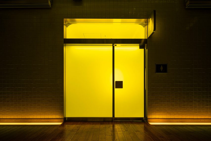 Marunouchi toilets by I IN
