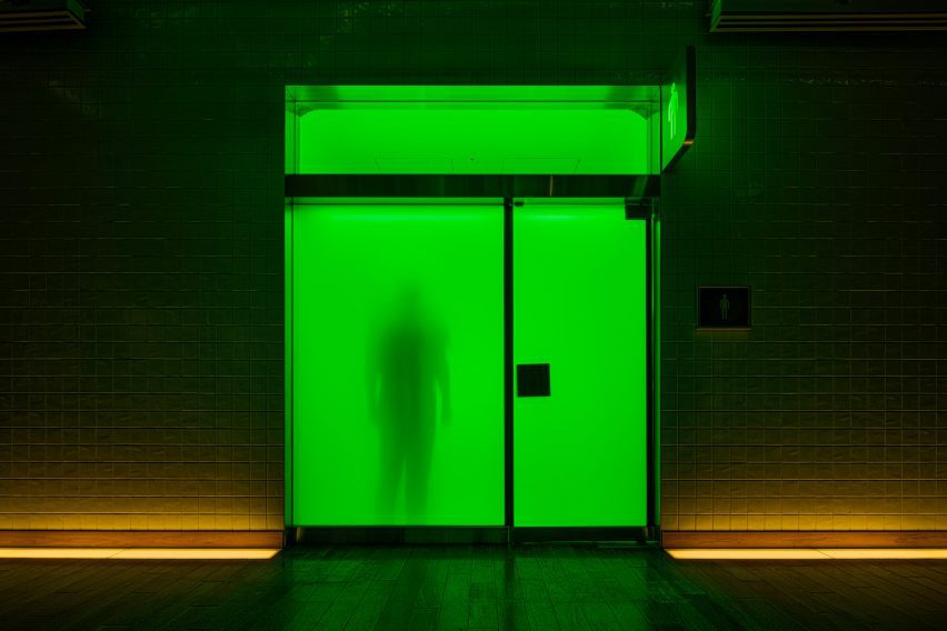 Marunouchi toilets by I IN