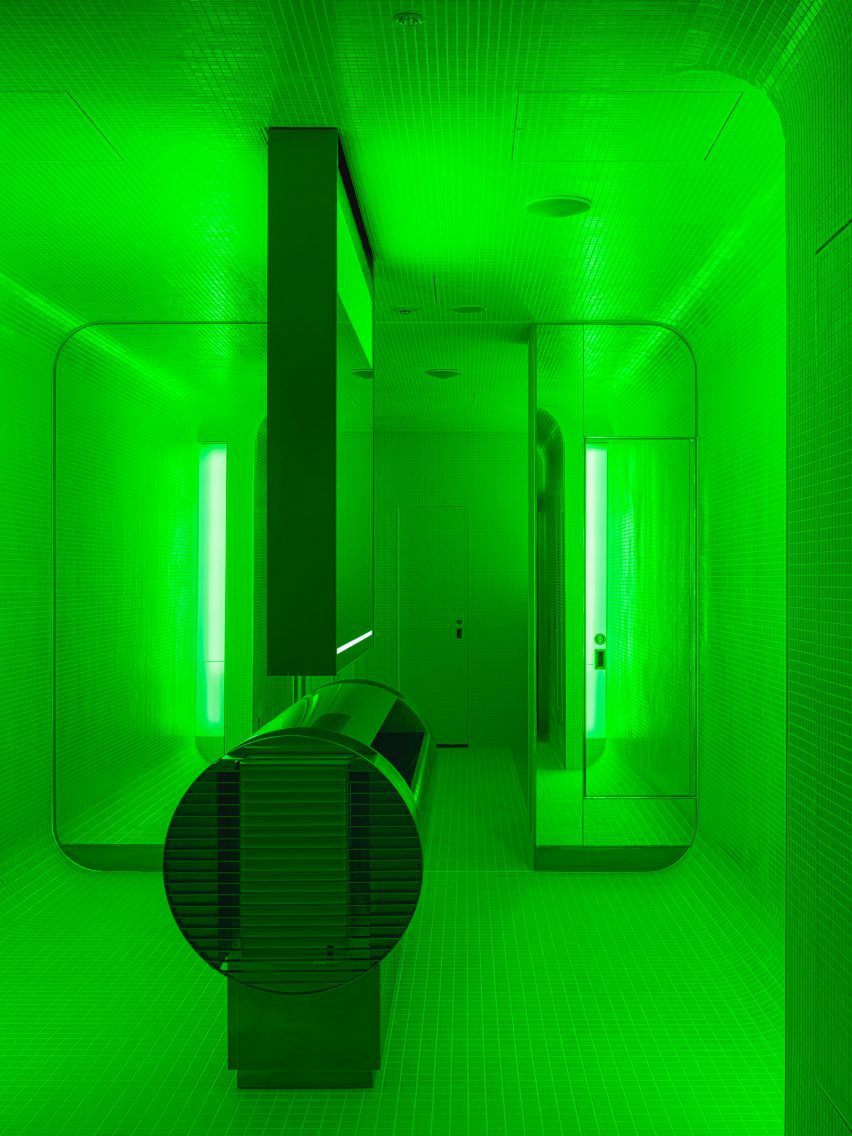 Marunouchi toilets by I IN