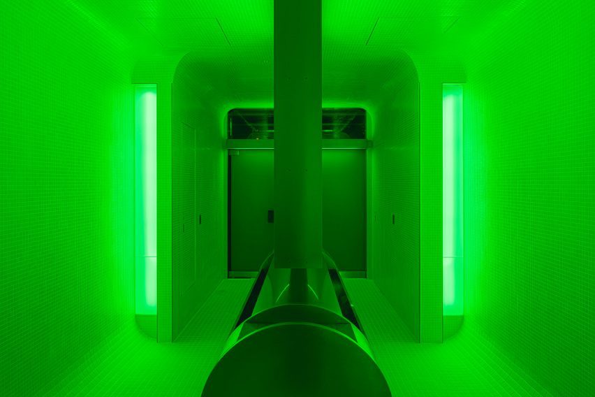 Marunouchi toilets by I IN