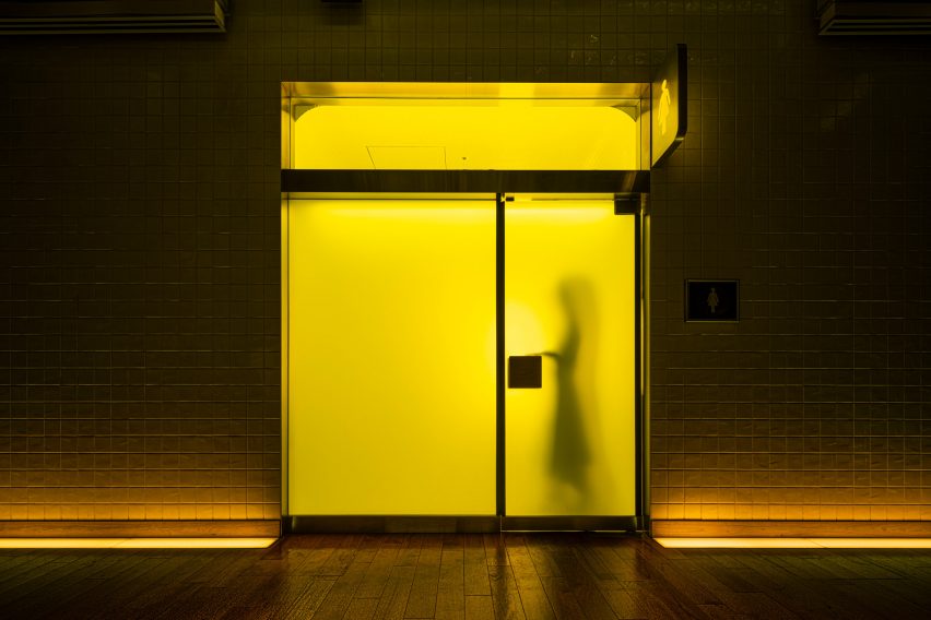 Marunouchi toilets by I IN