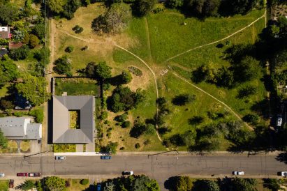 Rectilinear house by Waechter Architecture