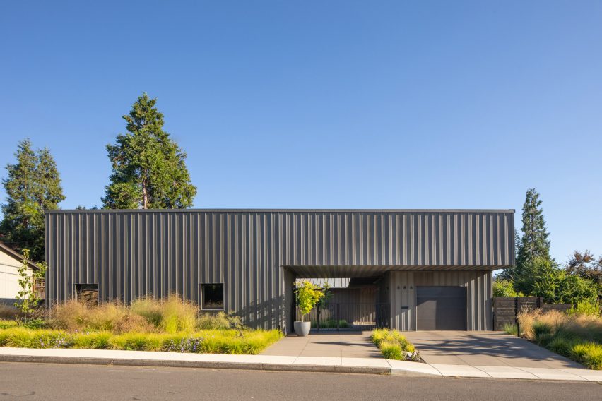 Meadow House by Waechter Architecture