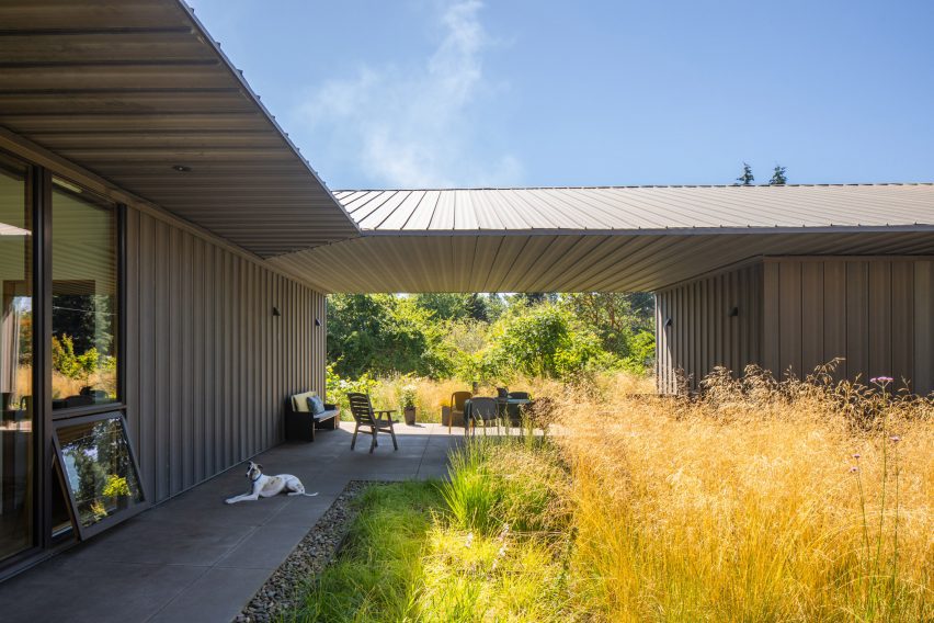 Meadow House by Waechter Architecture
