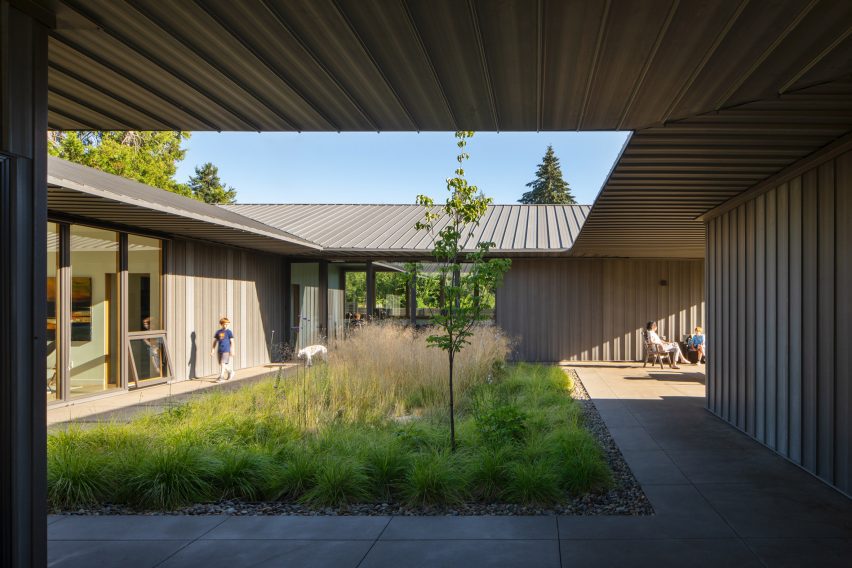 Meadow House by Waechter Architecture