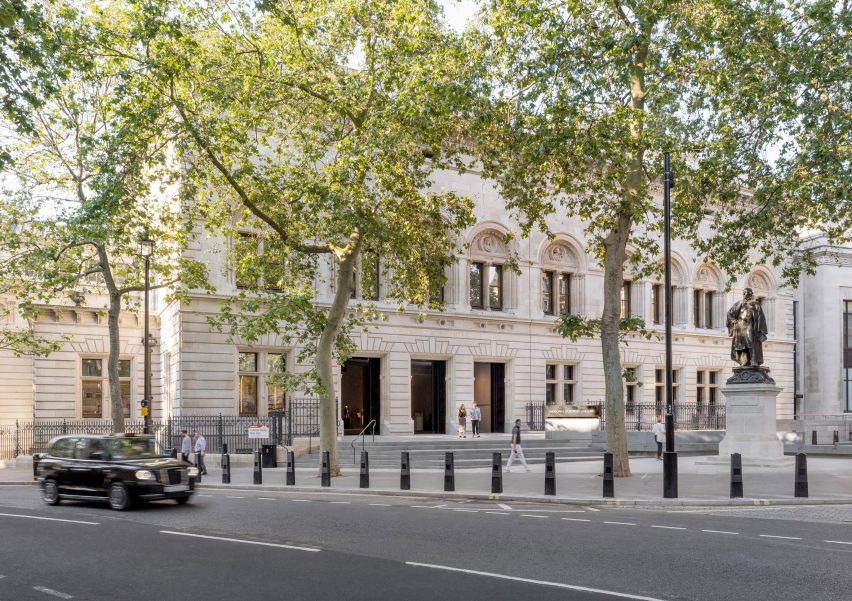 Exterior of National Portrait Gallery