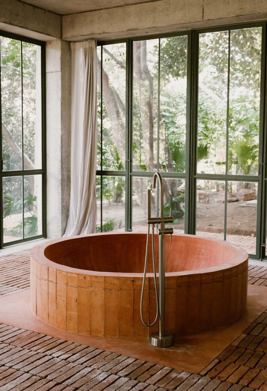 Nico Loma Alta by Hybrid and Palma