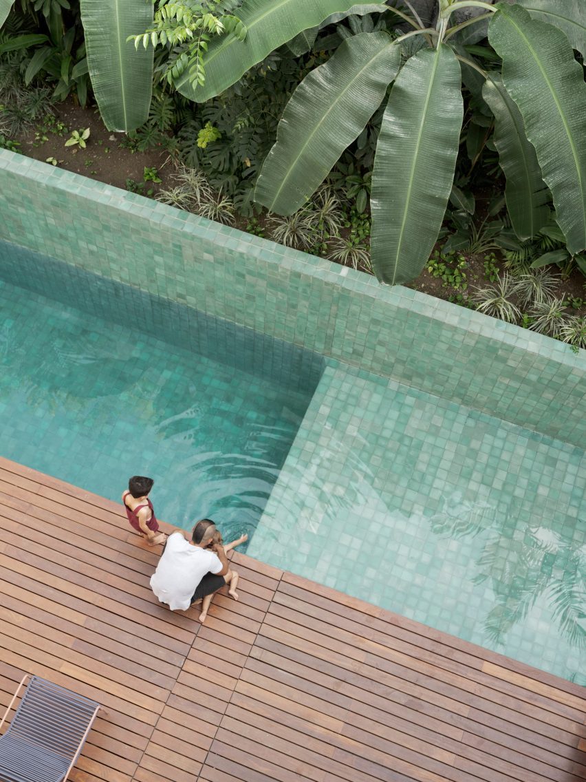 Nico Loma Alta by Hybrid and Palma