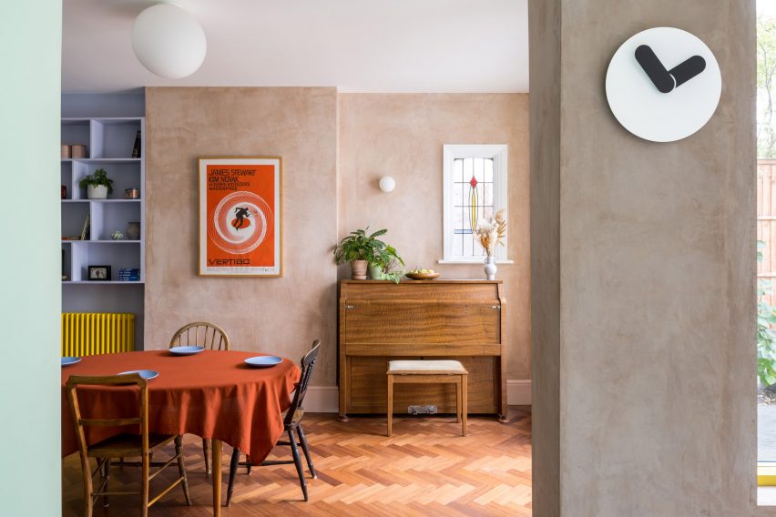 Graphic House by Office S&M