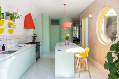 Graphic House by Office S&M