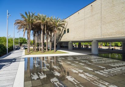 Water feature with brooks map depictions