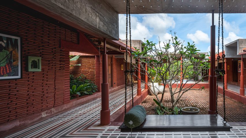 Indian courtyard house by Rain Studio