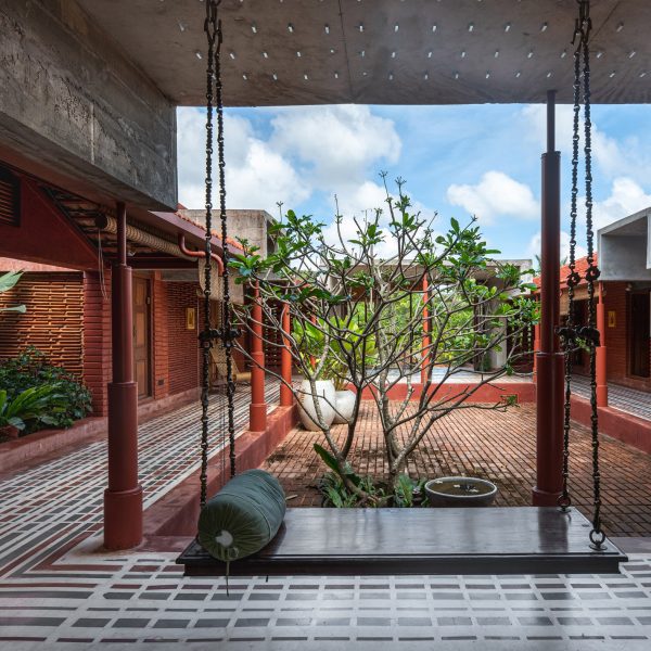 Indian courtyard house by Rain Studio