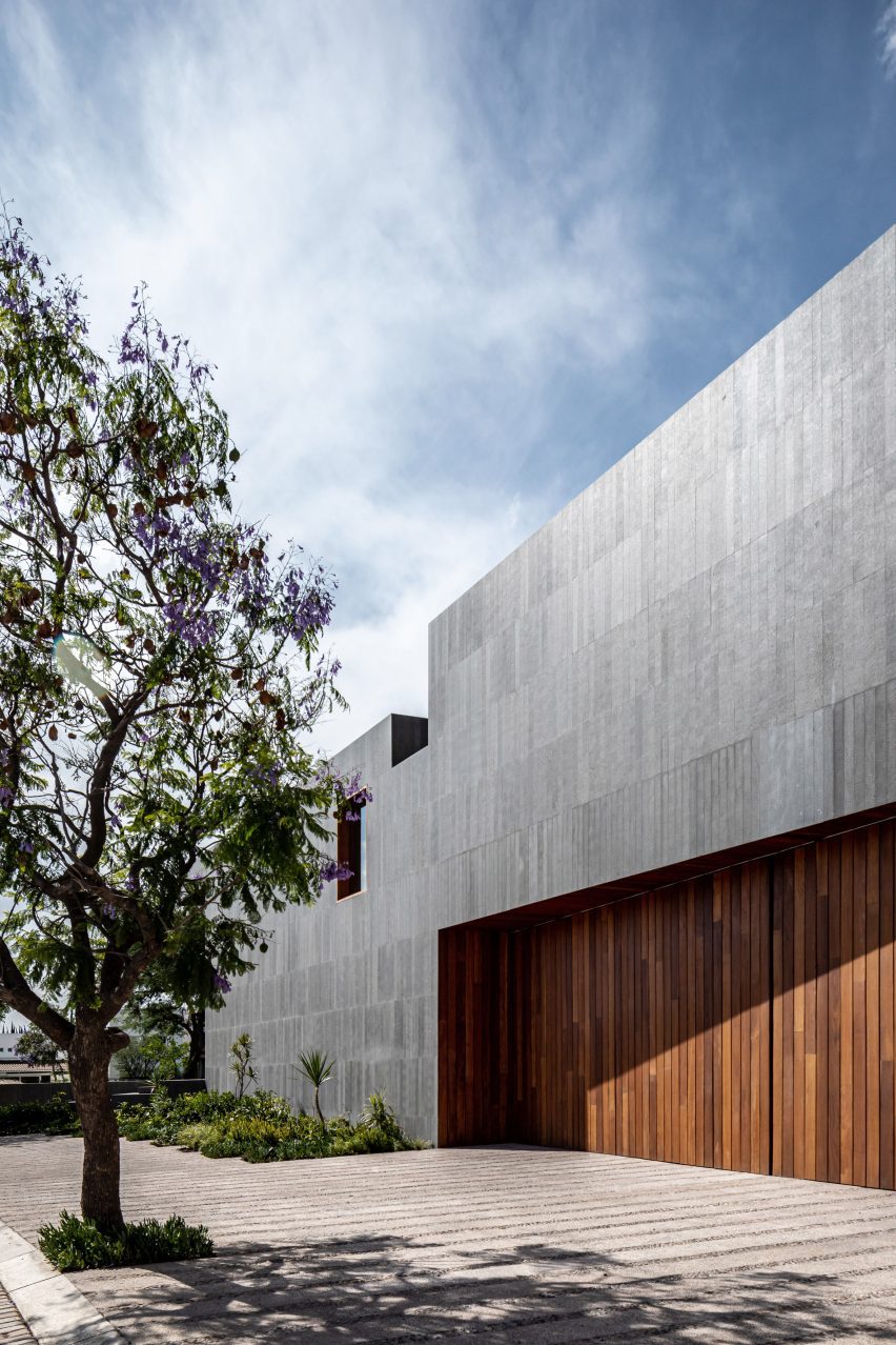 Casa Basaltica by Reims 502