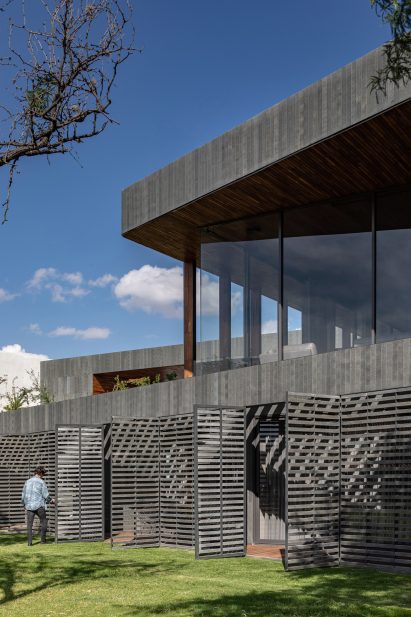 Movable shutters made from basalt