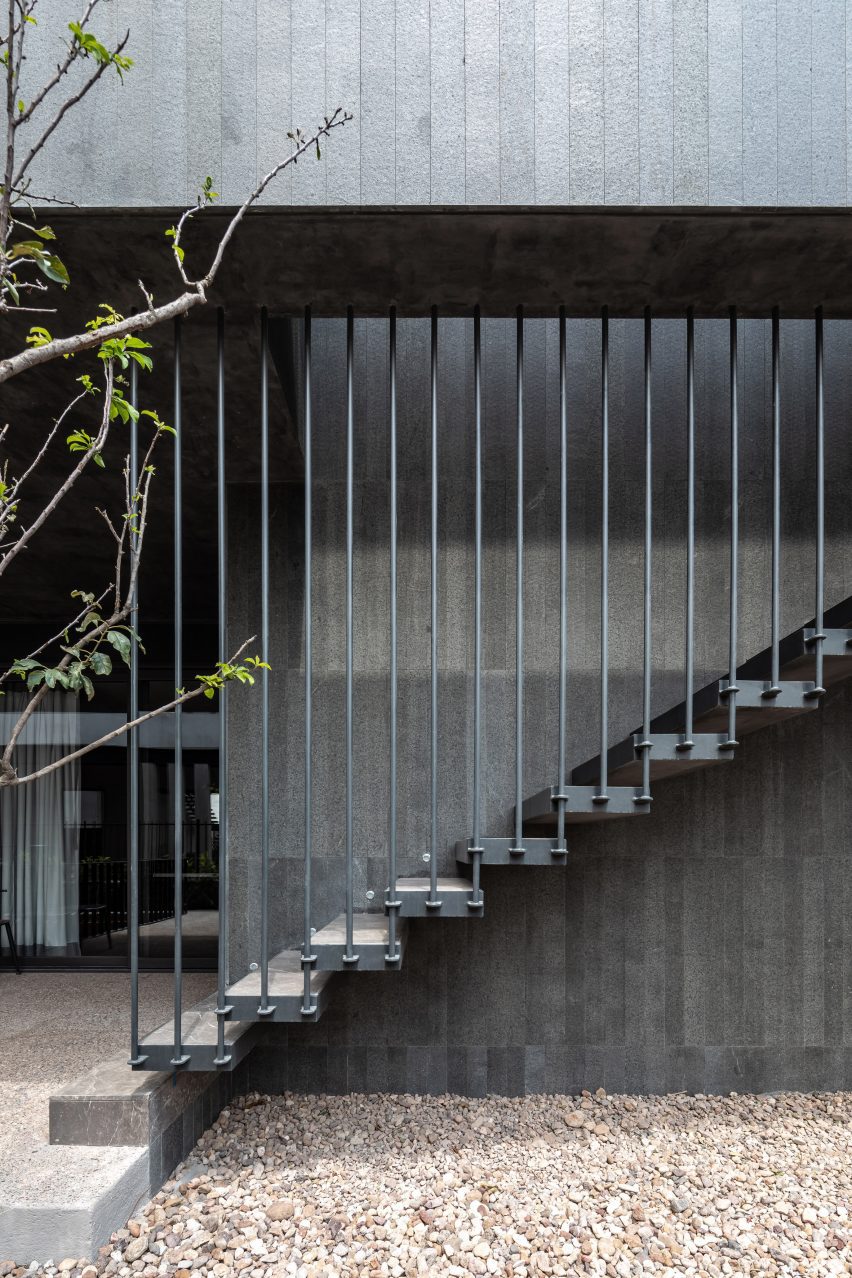 Casa Basaltica by Reims 502