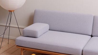 Lilac sofa in Scandi interior