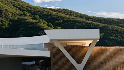 Tiangang arts centre by Syn Architects