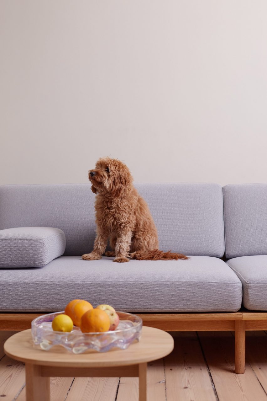 Lilac sofa in Scandi-style interior