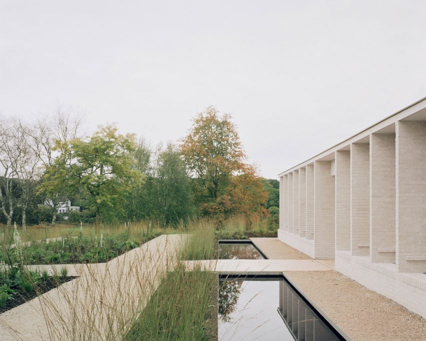 Exterior of Hampshire temple by James Gorst Architects