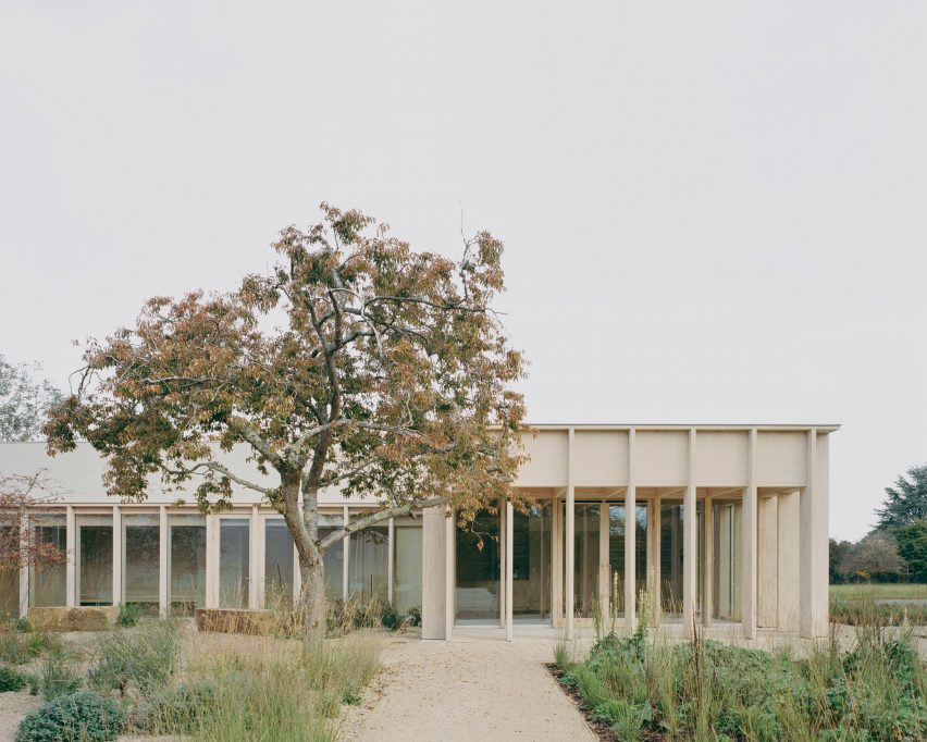 Exterior of Hampshire temple by James Gorst Architects