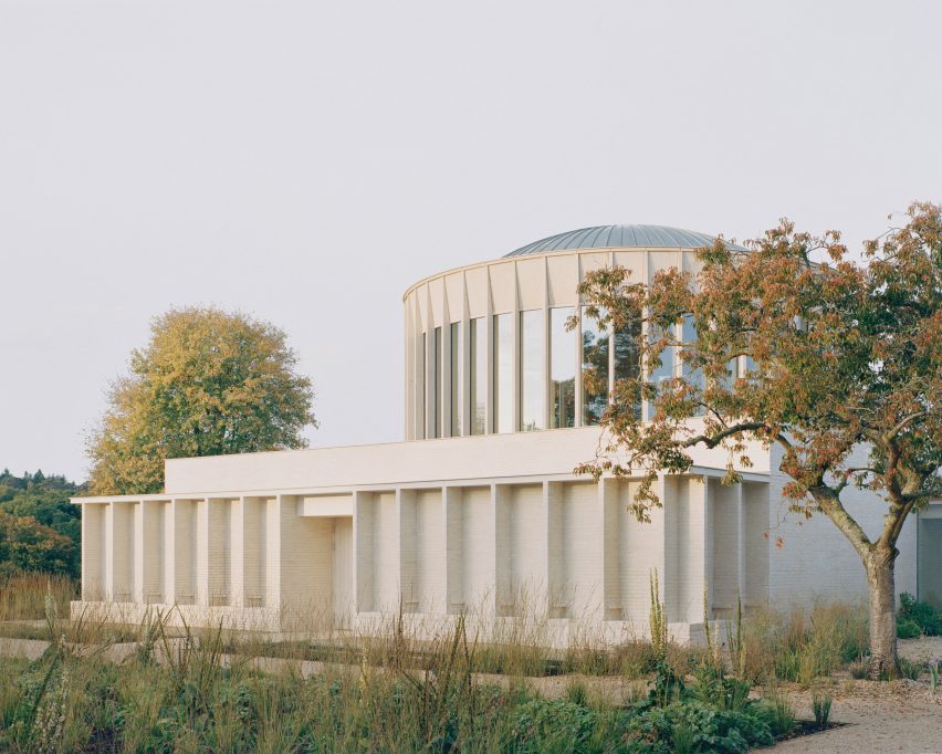 Exterior of Hampshire temple by James Gorst Architects